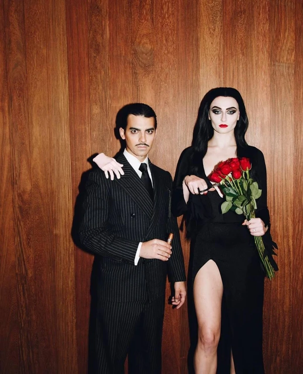 26 Couples Halloween Costume Ideas for 2025
