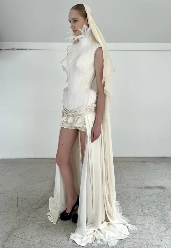 <a href="https://www.instagram.com/p/DcVch-vCOg0/?img_index=1">Ilya Migmoon</a>