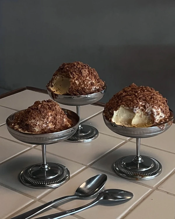 40 Irresistible Chocolate Brown Wedding Cakes & Desserts