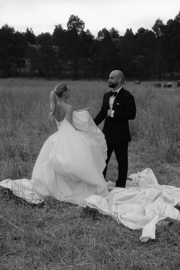 A Contemporary Chrome & Chartreuse Black-Tie Wedding Reimagines the Southern Highlands