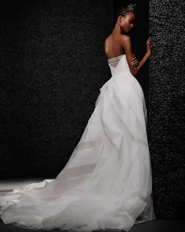11 Corseted Wedding Dresses