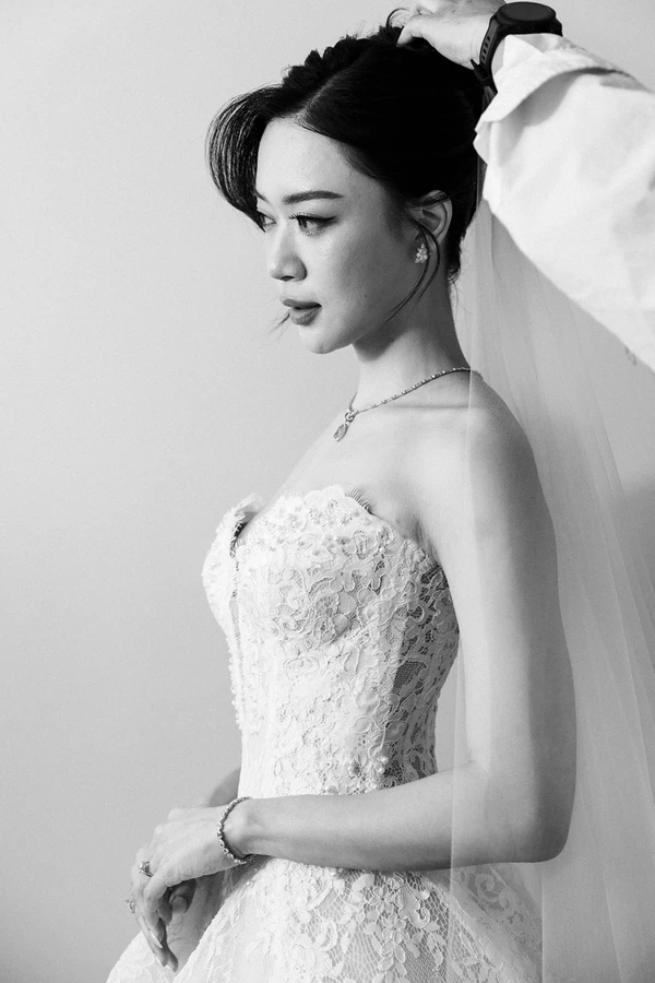 A Sculptural Floral Fantasy at This Intimate Black-Tie Wedding in Phuket