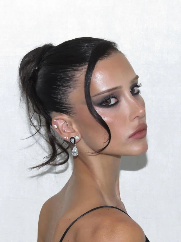 <a href="https://www.instagram.com/p/DXxzus9OFM7/"><span>Nadia Tayeh</span></a>