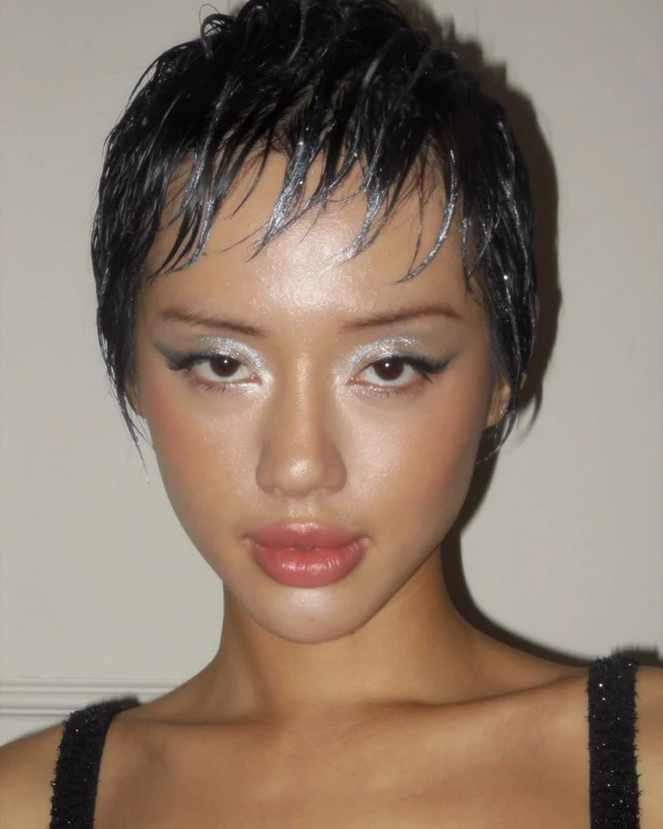 A Step-by-Step Guide to Sea Witchery Makeup