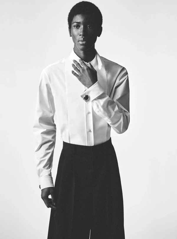 <a href="https://www.instagram.com/p/Dah40ZGiN05/?hl=en&amp;img_index=2">Givenchy</a>, Photography: <a href="https://www.instagram.com/allan.lab/?hl=en">Allan Hamitouche</a>