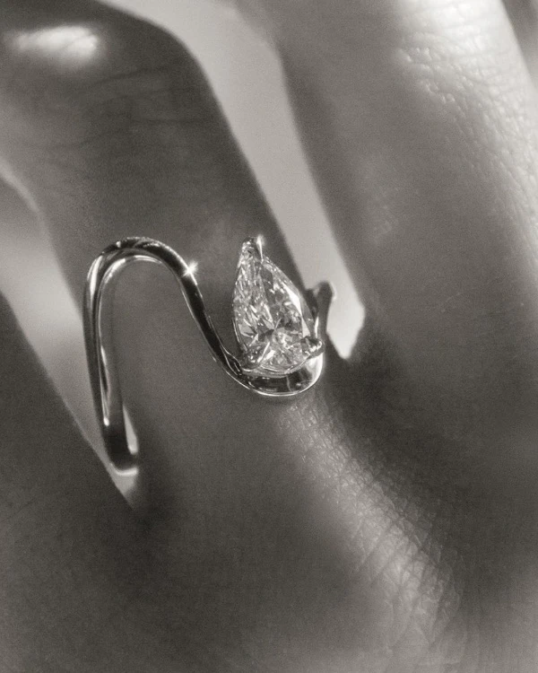 A Guide to the Chicest Engagement Ring Styles & Cuts