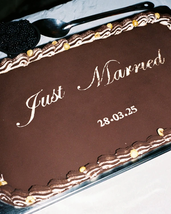 40 Irresistible Chocolate Brown Wedding Cakes & Desserts