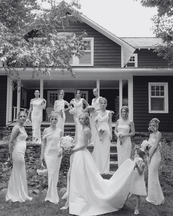 50 Must-Save Group Portrait Ideas