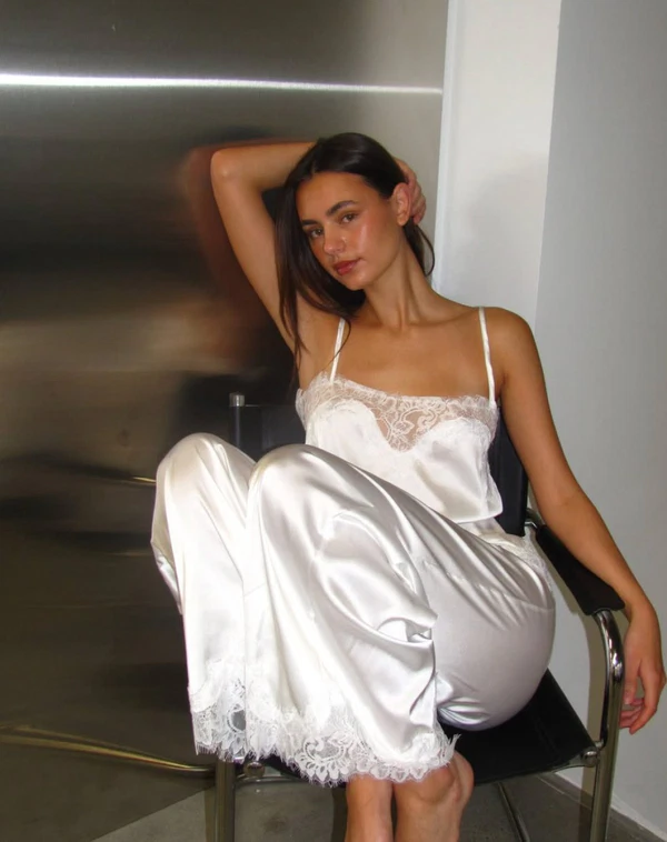 <a href="https://www.instagram.com/p/DcCOvXtAZCG/?img_index=1">Kat the Label</a>