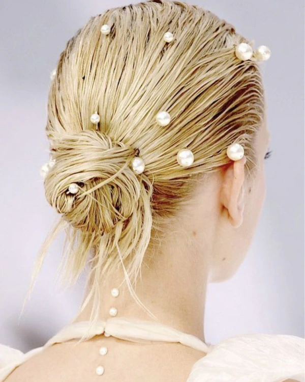 Modern Pearls: An Edit of the Chicest Accessories for the Fashion Bride