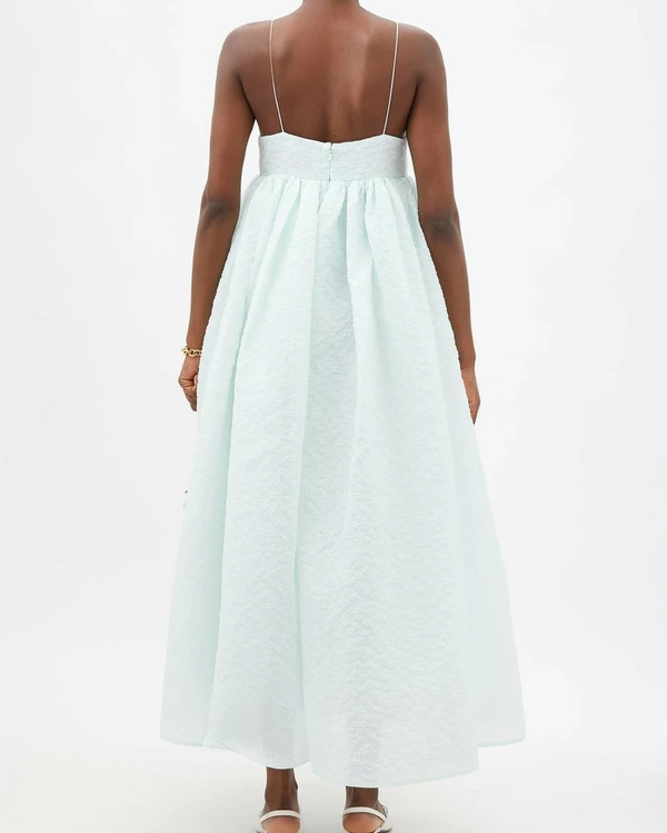 Here Are Summer Maternity Dresses For Wedding Guests