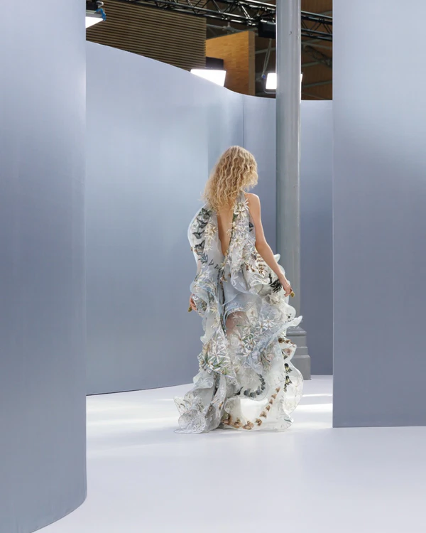 <a href="https://www.instagram.com/p/DeMR9LkDc-X/?hl=en&img_index=1">Zimmermann Spring-Summer 2027</a>