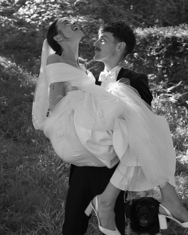 10 Photographer-Backed Wedding Portrait Pose Ideas to Save to Your Mood Board