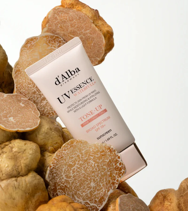 <a href="https://dalba.com/ru/products/dalba-waterfull-tone-up-sunscreen-spf50?srsltid=AfmBOoqpYQME7jtKguLmBqAFzmA4CobhIxc0tnp29XzOngv7fRwNgQiQ">d'Alba</a>