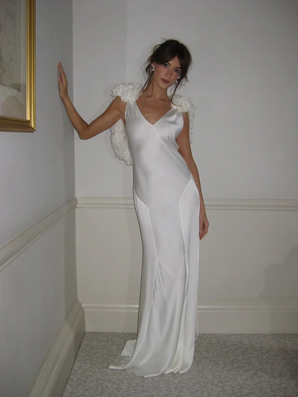 Get the Look: Bridal Dresses Inspired By Daisy Edgar-Jones's Sense & Sensibility Red Carpet Looks — photo 1