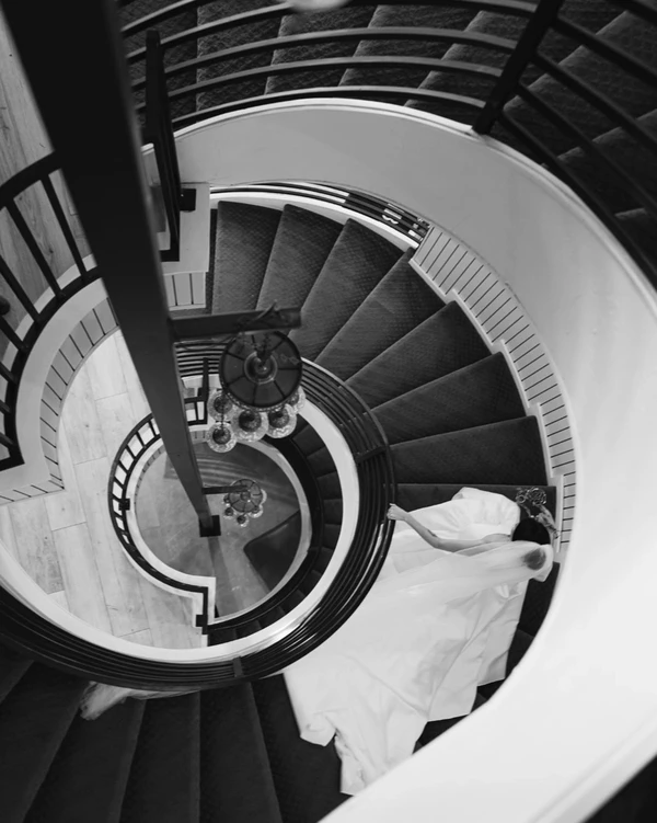 A Glamorous Art Deco Celebration Inspired by Vintage Travel at Gatsby Mansion