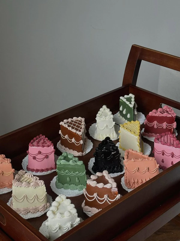 <a href="https://www.instagram.com/p/DQpoMSZAaN8/?img_index=4">Rafy Cakery</a>