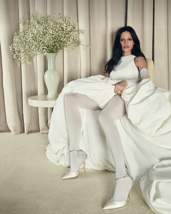 <em><a href="https://row.jimmychoo.com/en/jc-world-pages/stories-introducing-the-gabbriette-bridal-campaign.html" target="_blank" rel="noopener noreferrer">Jimmy Choo</a>, Photography: <a href="https://www.instagram.com/markrkean/" target="_blank" rel="noopener noreferrer">Mark Kean</a></em>