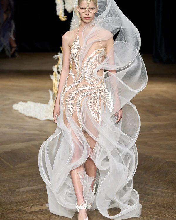 The Best Wedding Looks from Paris Haute Couture Fashion Week F/W'22