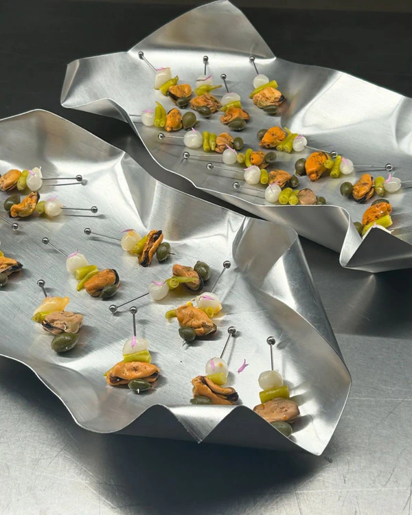 <a href="https://www.instagram.com/p/DAIwvCeK-0z/?img_index=3" target="_blank">Jil Zander</a>