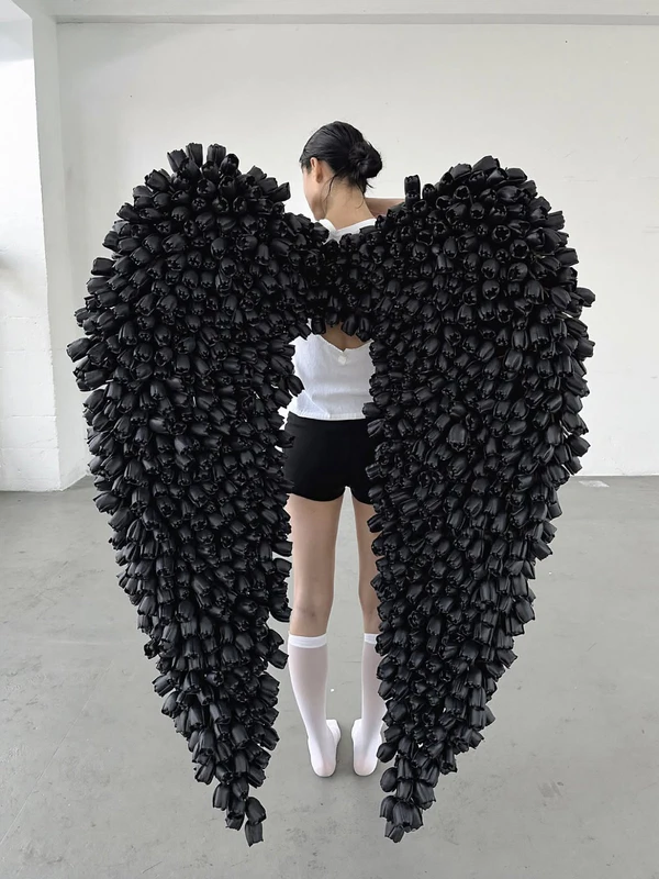 <a href="https://www.instagram.com/p/DdjK8kyFEUv/?img_index=1">Zhang Yeeun</a>