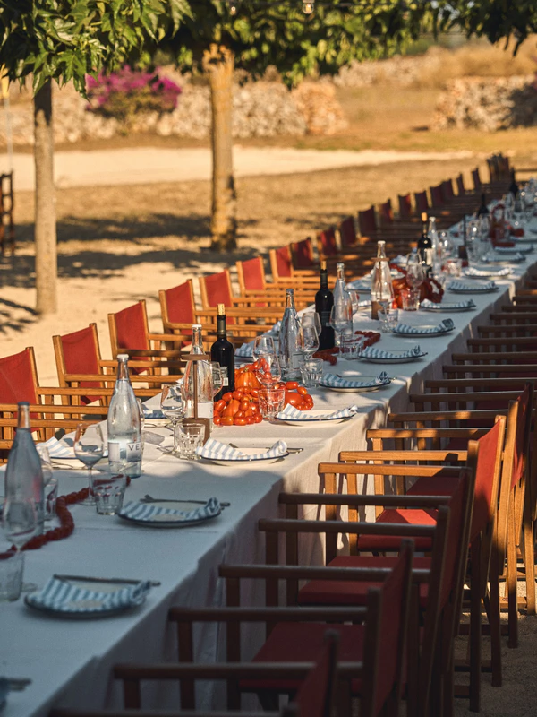 <a href="https://www.instagram.com/p/DbAoTTpgkdJ/?img_index=3">Ofelia W Studio</a>, Photography: <a href="https://www.instagram.com/thevisualclub_/">The Visual Club</a>