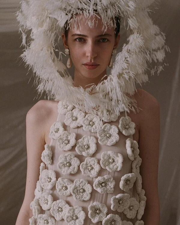30 Breathtaking Bridal Dresses Perfect for a Wedding in Spain