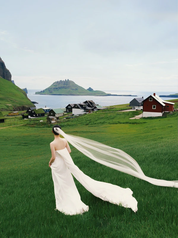 Photography: <a href="https://www.instagram.com/p/DbGlfnZlHxf/?img_index=16">Sanerer</a>