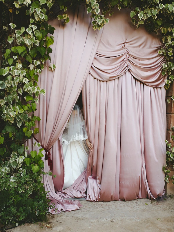 <a href="https://www.instagram.com/bosqueconcepts/">Bosque Concepts</a> & <a href="https://www.instagram.com/martasandri.studio/p/DXXL9FBCLsl/">Marta Sandri</a>, Photography: <a href="https://www.instagram.com/svenjapetersen_/">Svenja Petersen</a>