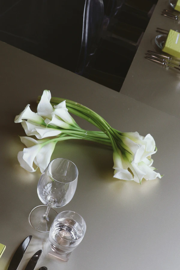 A Contemporary Chrome & Chartreuse Black-Tie Wedding Reimagines the Southern Highlands