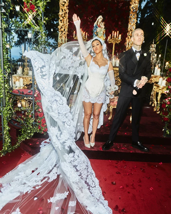 Kourtney Kardashian and Travis Barker's Italian Wedding — photo 2