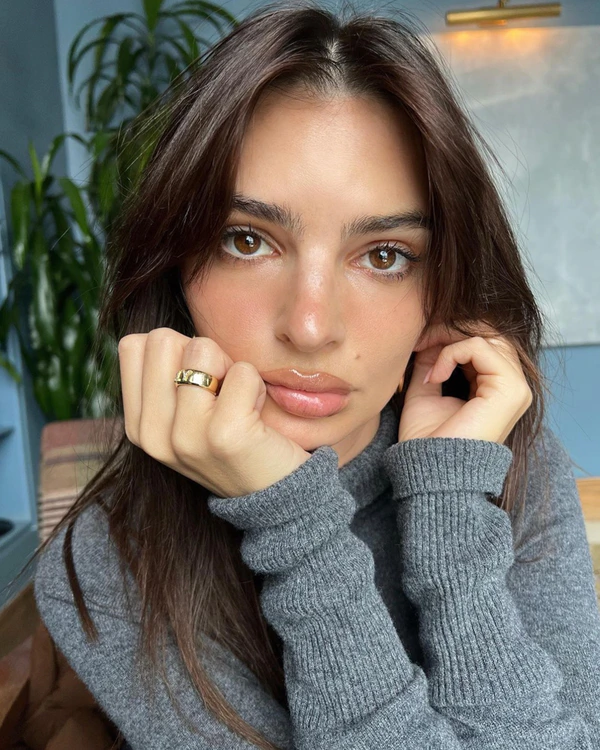 <a href="https://jonneamaya.com/capsule-collection/diamond-cigar-band/">Jonne Amaya</a>, Content: <a href="https://www.instagram.com/emrata/">Emily Ratajkowski</a>