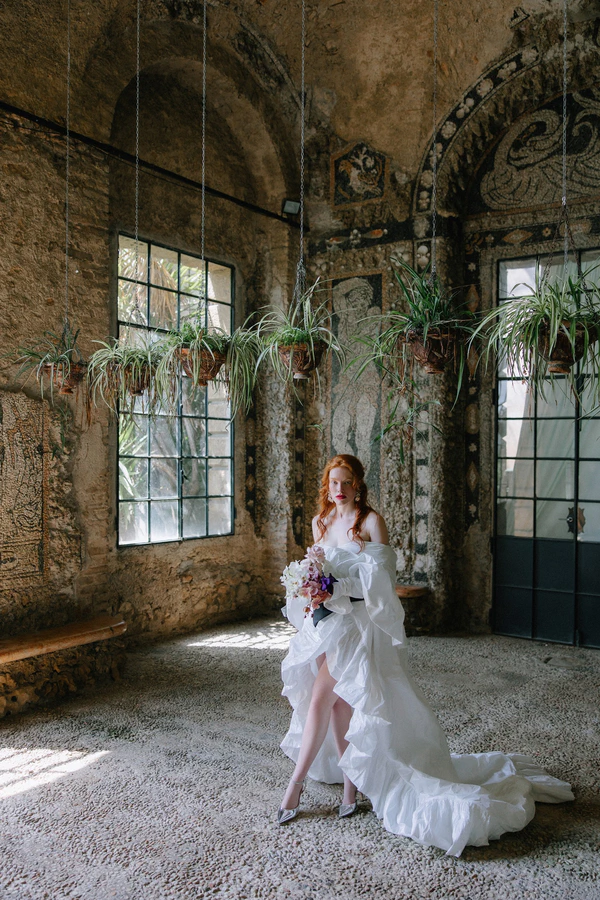 A Fusion of History, Elegance, and Love in the Wedding Editorial