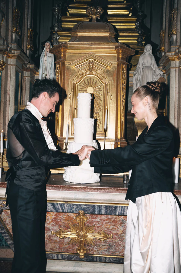 A Fever Dream Lisbon Wedding Where Art & History Collide at Palácio do Grilo
