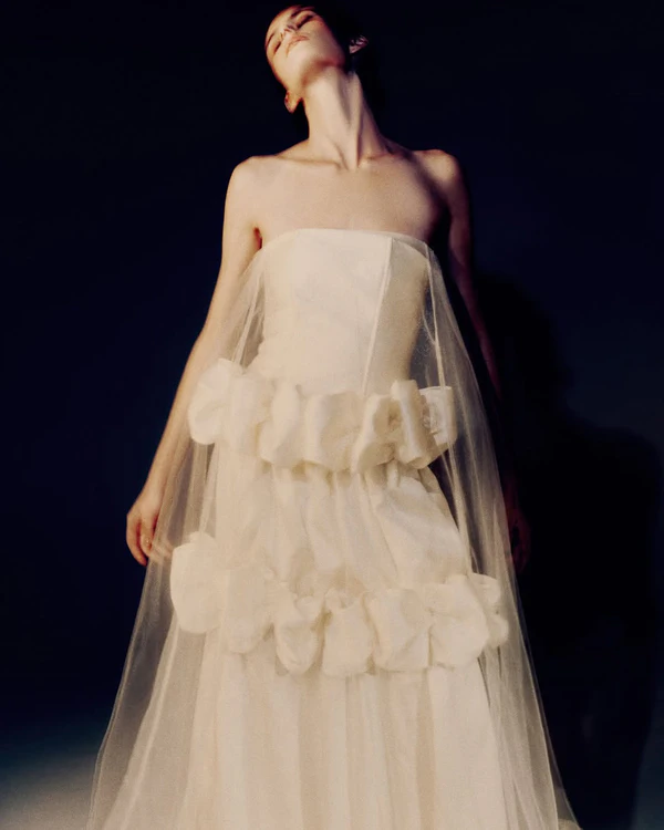 10 Wedding Dress Shopping Mistakes Brides Make (and How to Avoid Them)