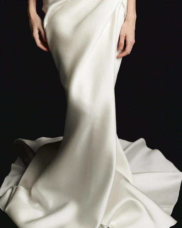 <a href="https://www.instagram.com/valentinyudashkin_official/">Yudashkin</a>