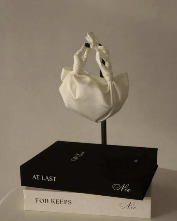 30 Chic Pouches for the Fashion Bride