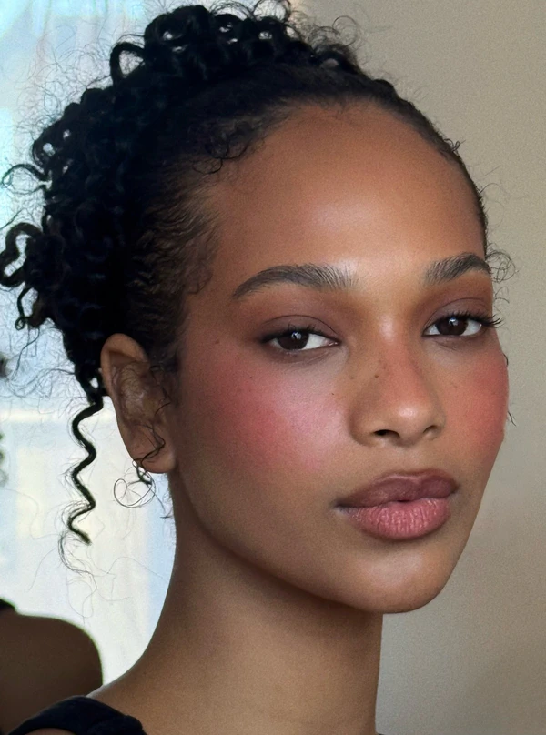 <a href="https://www.instagram.com/biancabrownmua/p/DbKsXMRk1Vt/?img_index=2">Bianca Brown</a>