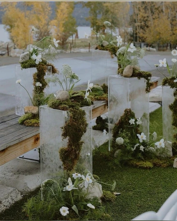 Trend: Overgrown Foliage Installations