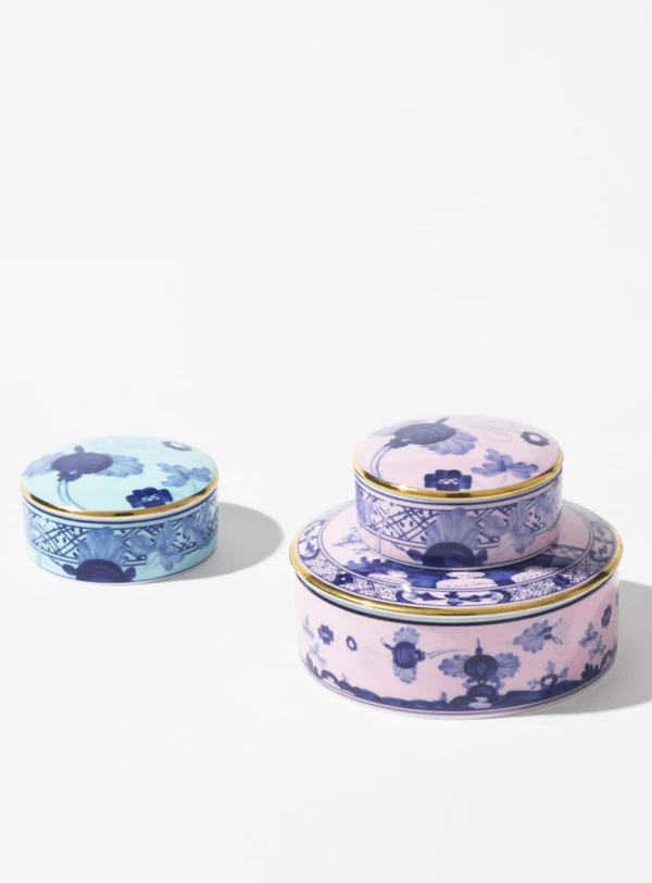 <a href="https://www.ginori1735.com/us/en/jewelry-box-azalea-oriente-italiano-186rg00-fco025lx0040g00124500">GINORI Jewelry Box, $180</a>