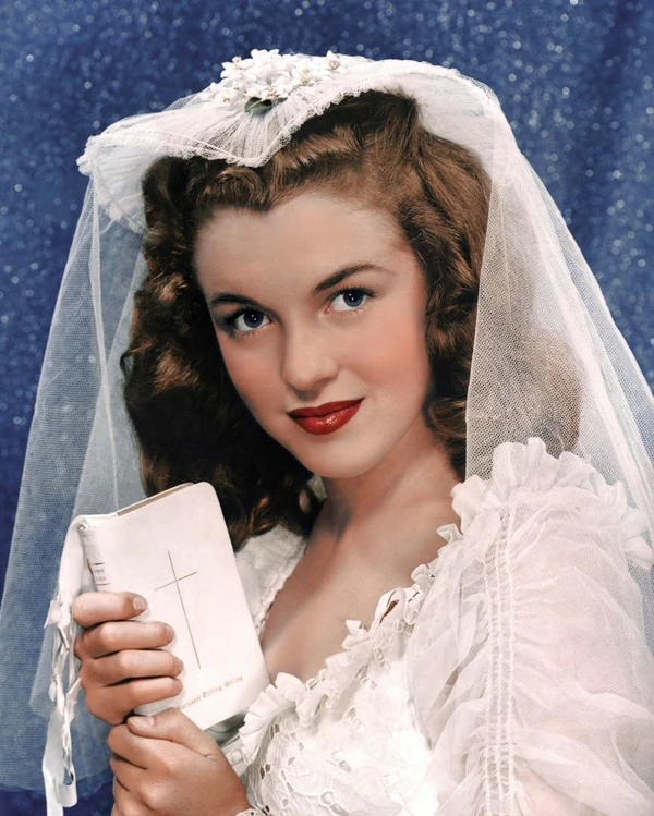 Flashback: Marilyn Monroe's Three Weddings