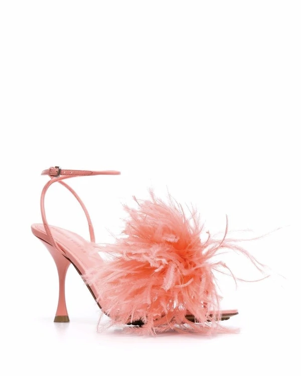 Wedding Trends 2022: Feathers