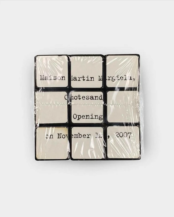 30 Creative Fashion Show Invitations to Inspire Your Wedding Stationery