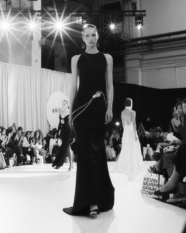 <a href="https://www.instagram.com/isabelsanchiscostura/">Isabel Sanchis</a>, Photography: <a href="https://www.instagram.com/tiposnet/">Tipos</a>