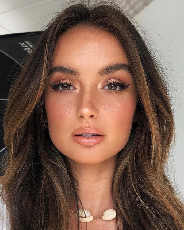 16 Best Makeup Artists in Australia