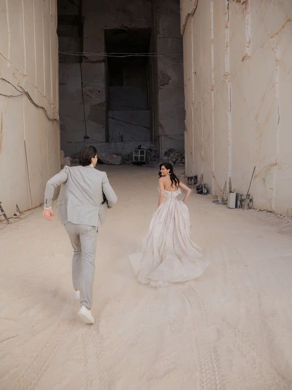 <a href="https://www.instagram.com/dionyssomarble/?hl=en">Dionyssos Quarry</a>, Photography: <a href="https://www.instagram.com/billyheis/?hl=en">Vasilis Siampalis</a>
