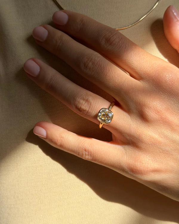 <a href="https://mati-jewelry.com/collections/new-in-1/products/ila-3-18-ring">Matī</a>