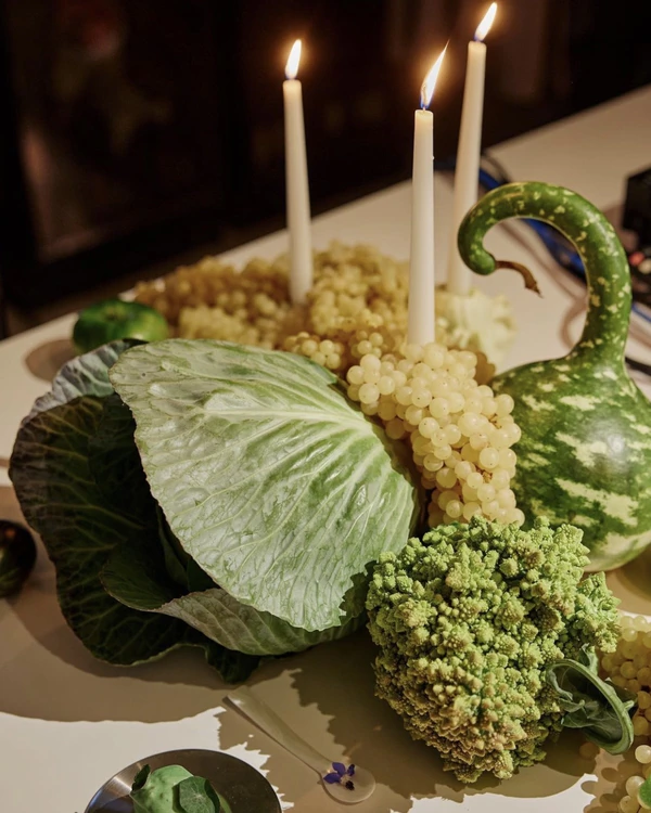 35 Artistic Fruit & Vegetable Centerpiece Arrangements