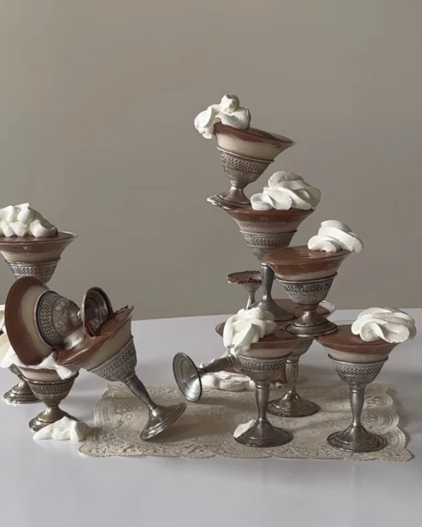 40 Surrealist Decor Ideas to Create a Dreamlike Celebration