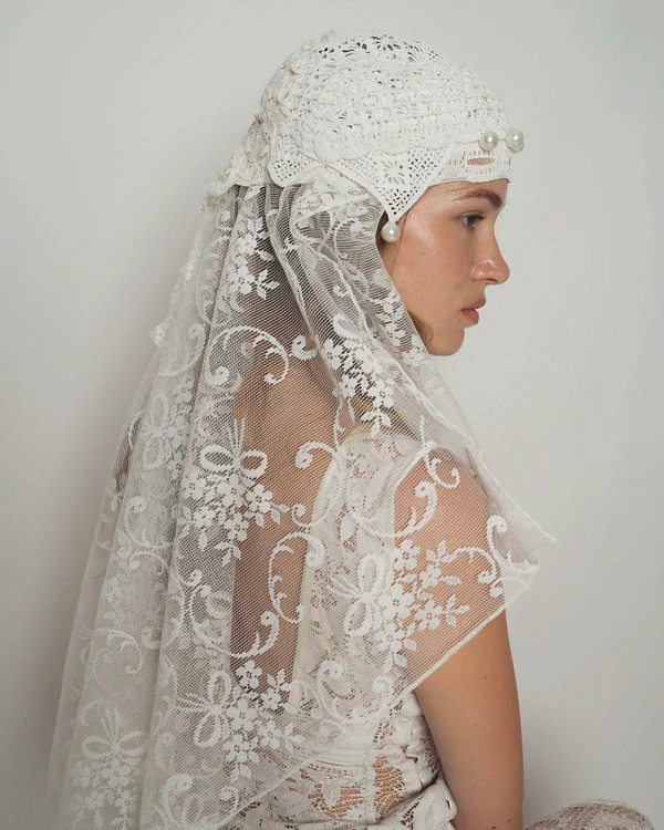 The Boho Revival: 40 Bohemian Wedding Dresses & Accessories for the Modern Bride
